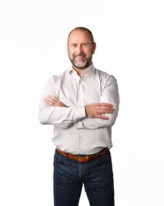 Oy Maanterä Ab, Pohjanmaan Rakennuspelti Oy ja Pemamek Oy.