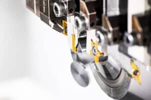 Säästöä kapeilla DO-GRIP-katkaisuterillä.