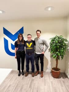 Vaski Group Oy laajentaa toimintaansa ostamalla Ursviken Technology AB:n. Kuvassa vasemmalta oikealle Malin Arnrud, Michael Mansour ja Nicklas Jakobsson.